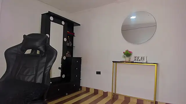 Emattaylor online show from 11.30.25