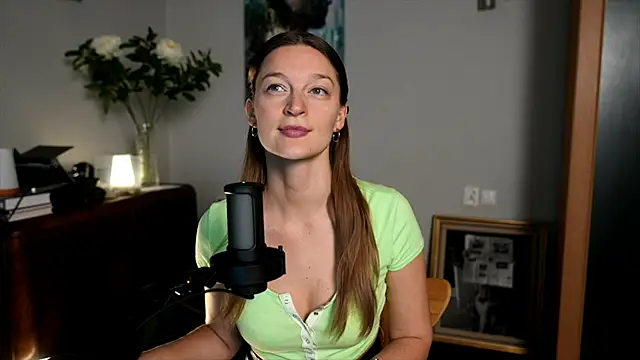 Snapshot of Special___ chatting on 12.29.24 Special online show from 12.29.24