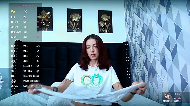 skinnyandcute online show from 02.02.25