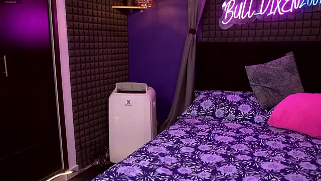 bull vixen2001 online show from 07.08.26