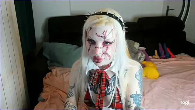 HelenGoat online show from 11.01.25