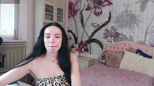 AliciaBow online show from 10.08.25