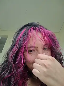 Snapshot of _Laary chatting on 02.10.26 Laary online show from 02.10.26