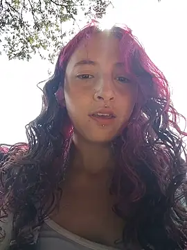 Snapshot of _Laary chatting on 03.03.26 Laary online show from 03.03.26