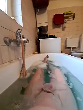 Snapshot of toeloverlive chatting on 01.07.25 toeloverlive online show from 01.07.25