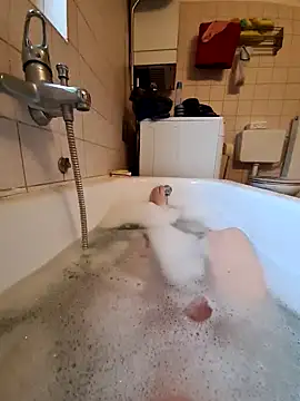 Snapshot of toeloverlive chatting on 01.21.25 toeloverlive online show from 01.21.25