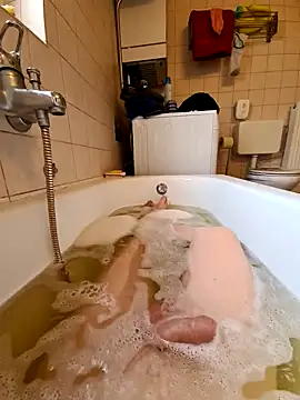 Snapshot of toeloverlive chatting on 01.28.25 toeloverlive online show from 01.28.25