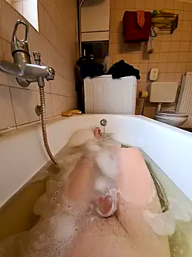 Snapshot of toeloverlive chatting on 02.03.25 toeloverlive online show from 02.03.25