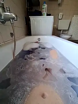 Snapshot of toeloverlive chatting on 02.11.25 toeloverlive online show from 02.11.25