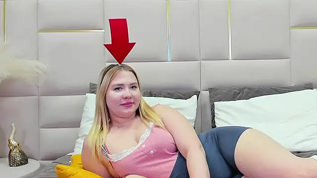 LunaHouston online show from 03.12.25