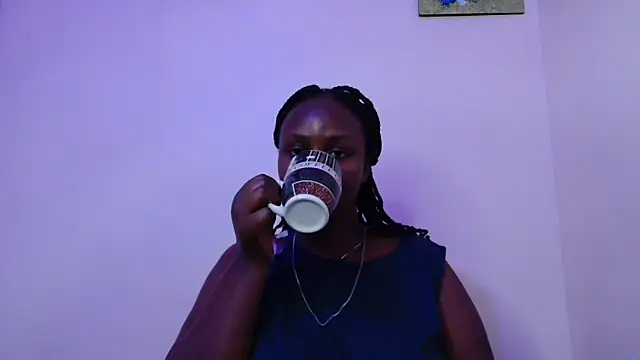 Snapshot of Toomuchbooty33 chatting on 09.19.25 Toomuchbooty33 online show from 09.19.25