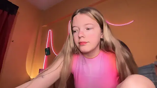 Snapshot of -veranito- chatting on 10.24.25 -veranito- online show from 10.24.25