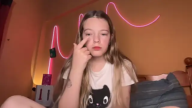 Snapshot of -veranito- chatting on 10.26.25 -veranito- online show from 10.26.25