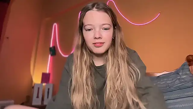 Snapshot of -veranito- chatting on 10.29.25 -veranito- online show from 10.29.25