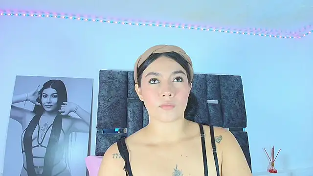Snapshot of Natasharuso chatting on 09.30.25 Natasharuso online show from 09.30.25