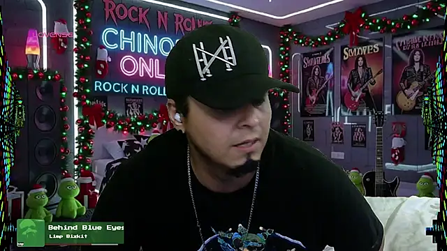 Snapshot of chino_roz chatting on 12.15.25 chino roz online show from 12.15.25