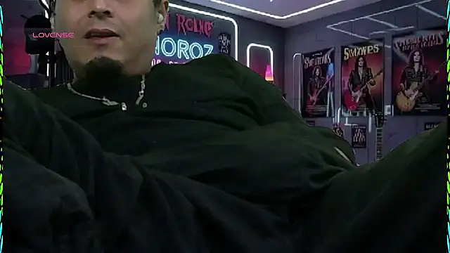 Snapshot of chino_roz chatting on 01.07.26 chino roz online show from 01.07.26