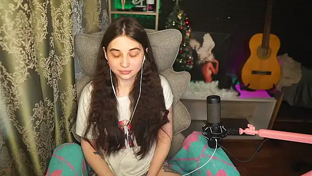 delicatedBailey online show from 04.28.26