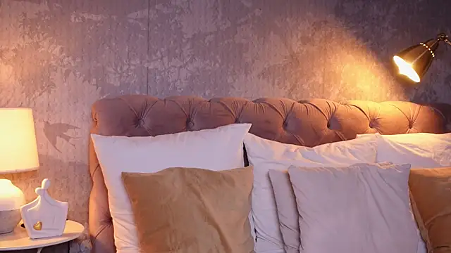 Snapshot of AngelaFay chatting on 03.13.25 AngelaFay online show from 03.13.25