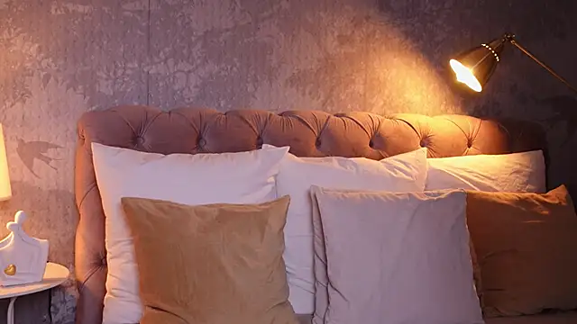 Snapshot of AngelaFay chatting on 03.17.25 AngelaFay online show from 03.17.25