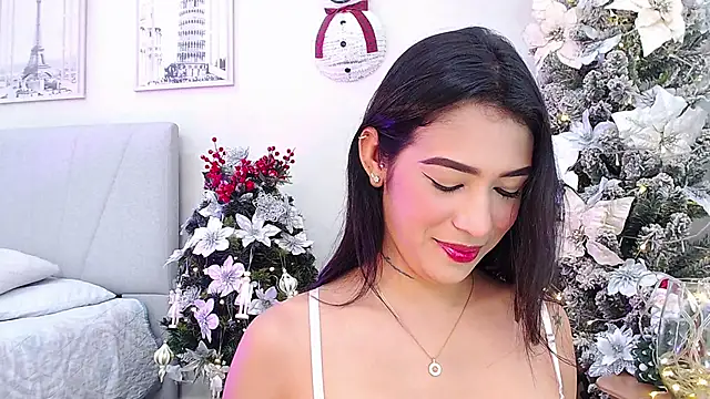 Snapshot of Sassy--Girl chatting on 12.27.24 Sassy--Girl online show from 12.27.24