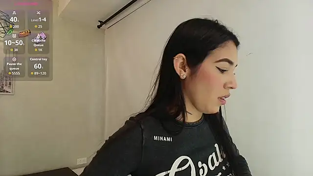 Snapshot of Sassy--Girl chatting on 11.15.25 Sassy--Girl online show from 11.15.25