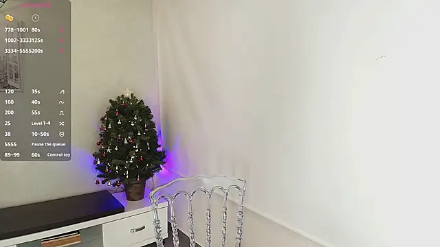 Snapshot of Sassy--Girl chatting on 11.28.25 Sassy--Girl online show from 11.28.25