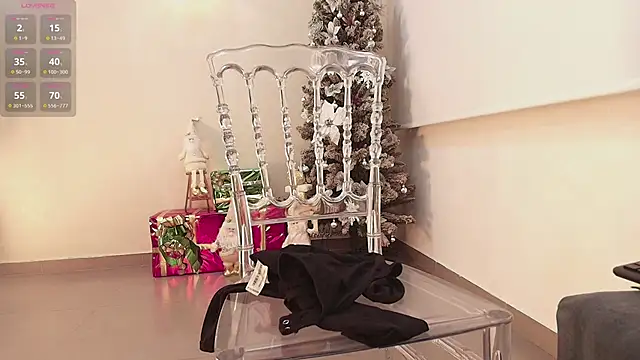 Snapshot of Sassy--Girl chatting on 12.14.25 Sassy--Girl online show from 12.14.25