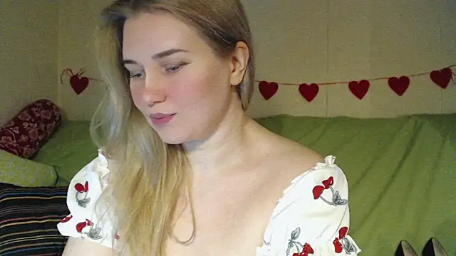 mmmPinUpGirl online show from 02.15.26