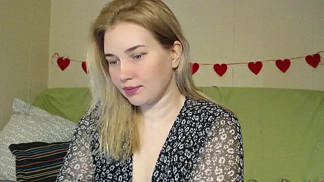 mmmPinUpGirl online show from 04.30.26