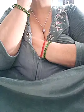 Snapshot of Kavya_XX chatting on 12.13.24 Kavya XX online show from 12.13.24