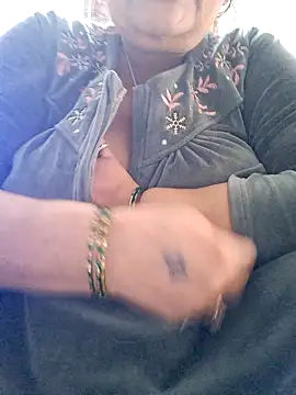 Snapshot of Kavya_XX chatting on 12.16.24 Kavya XX online show from 12.16.24