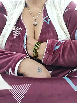 Snapshot of Kavya_XX chatting on 01.01.25 Kavya XX online show from 01.01.25