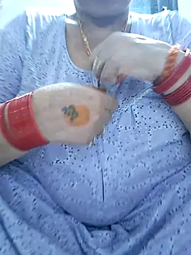 Snapshot of Kavya_XX chatting on 09.29.25 Kavya XX online show from 09.29.25