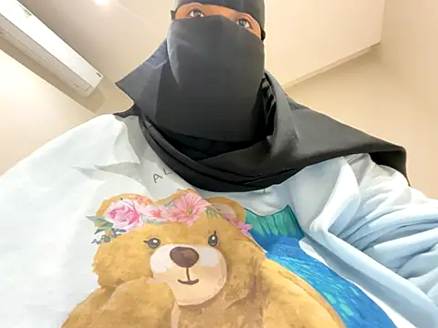 Snapshot of Submissive_Arab chatting on 11.30.25 Submissive Arab online show from 11.30.25