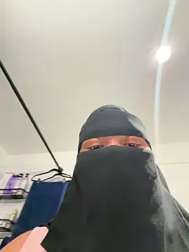 Snapshot of Submissive_Arab chatting on 05.17.26 Submissive Arab online show from 05.17.26
