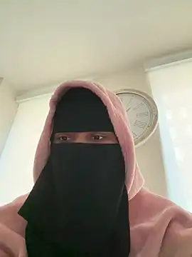 Snapshot of Submissive_Arab chatting on 05.17.26 Submissive Arab online show from 05.17.26