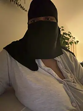 Snapshot of Submissive_Arab chatting on 05.18.26 Submissive Arab online show from 05.18.26
