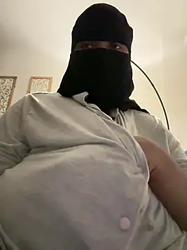 Snapshot of Submissive_Arab chatting on 05.19.26 Submissive Arab online show from 05.19.26
