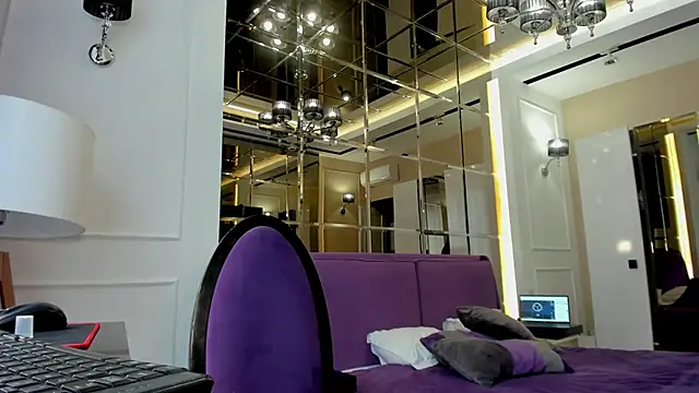 Snapshot of MistressMilana chatting on 08.02.26 MistressMilana online show from 08.02.26