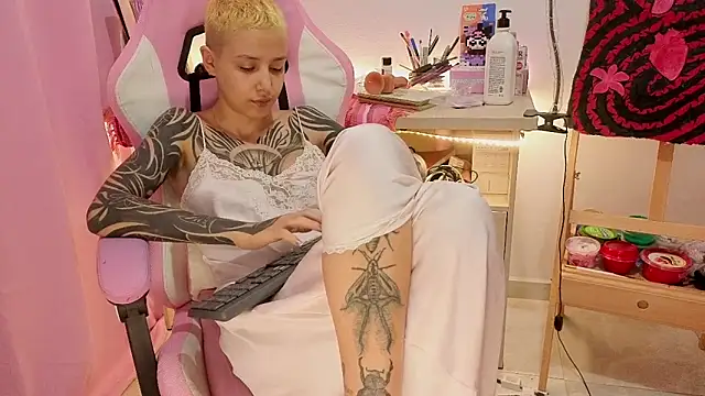 goddess vee  online show from 04.25.26