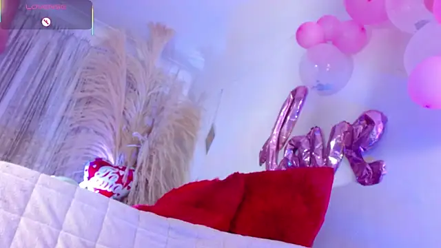 Snapshot of gatuwildhott chatting on 02.22.26 gatuwildhott online show from 02.22.26