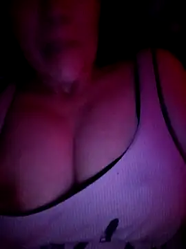 Snapshot of LeilaSaint chatting on 09.12.25 LeilaSaint online show from 09.12.25