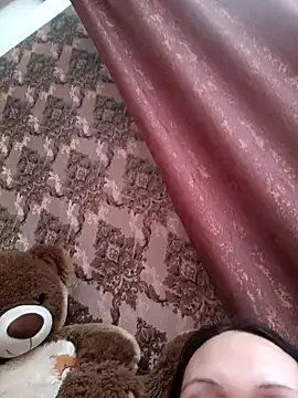 Snapshot of LeilaSaint chatting on 10.28.25 LeilaSaint online show from 10.28.25