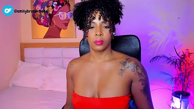 Snapshot of AitanaBrown_ chatting on 05.27.26 AitanaBrown online show from 05.27.26
