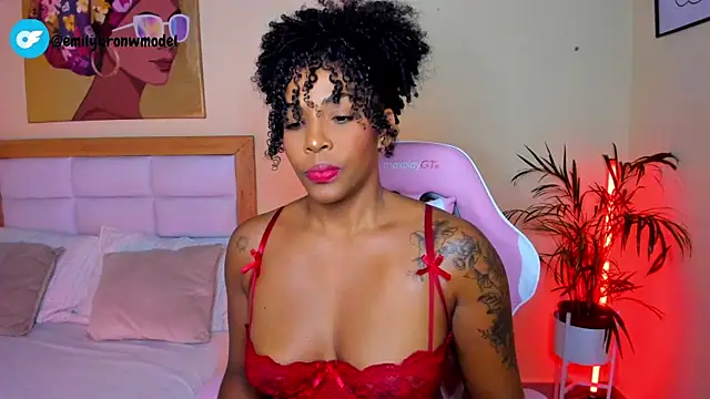 Snapshot of AitanaBrown_ chatting on 06.17.26 AitanaBrown online show from 06.17.26