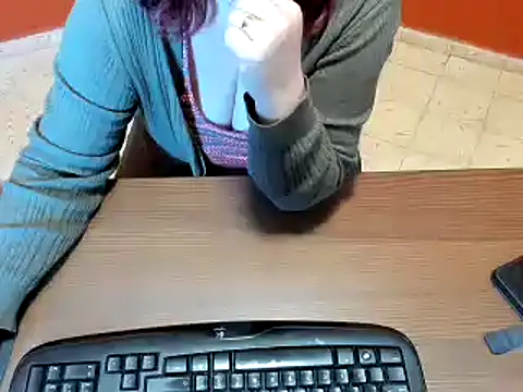 NikkiHolland online show from 02.06.25