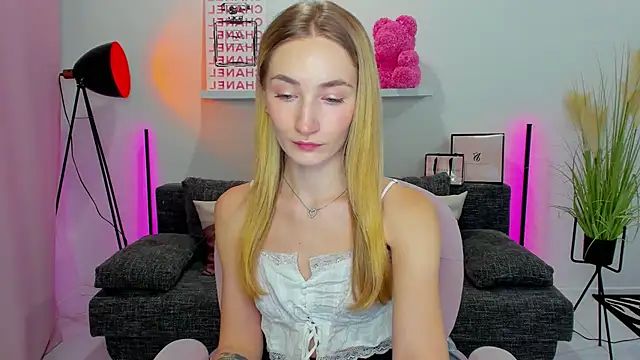 bella  rose online show from 02.26.25