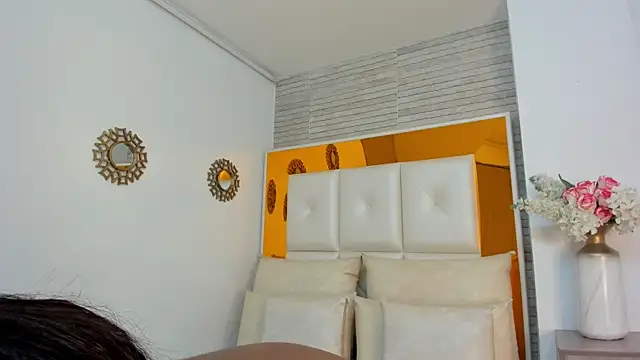 Snapshot of ShaniaBrownn chatting on 01.30.25 ShaniaBrownn online show from 01.30.25