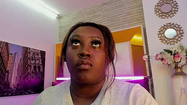 Snapshot of ShaniaBrownn chatting on 11.01.25 ShaniaBrownn online show from 11.01.25